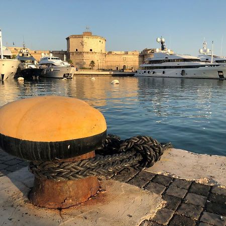 Quattro Stelle Al Porto Guest House Civitavecchia Ngoại thất bức ảnh