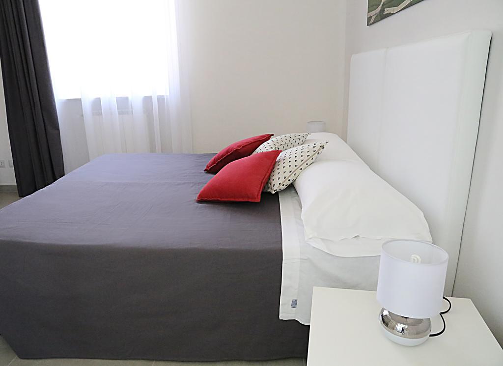Quattro Stelle Al Porto Guest House Civitavecchia Ngoại thất bức ảnh