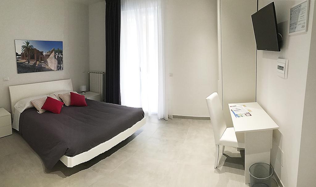 Quattro Stelle Al Porto Guest House Civitavecchia Ngoại thất bức ảnh