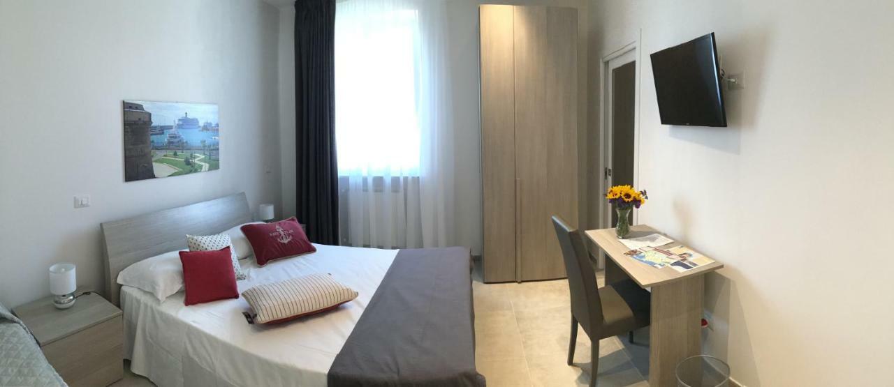Quattro Stelle Al Porto Guest House Civitavecchia Ngoại thất bức ảnh